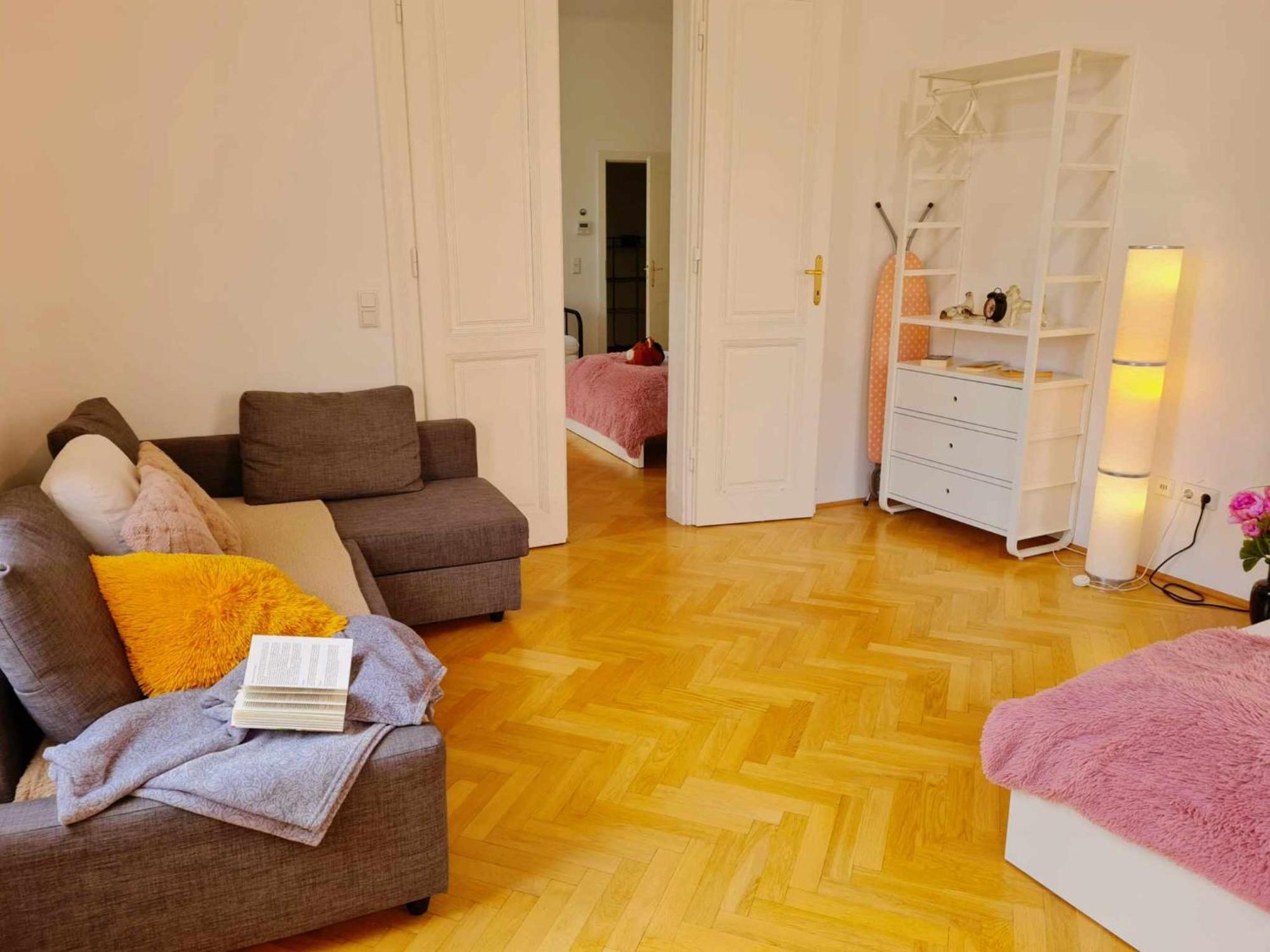 Central And Round 3 Minutes To City Shopping Center And Schoenbrunn Palace Wien Exterior foto